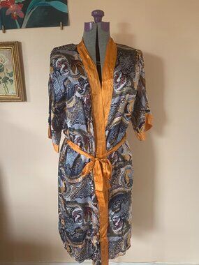 100% Silk Robe Belt Pockets Grey Mosaic Paisley Print Yellow Trim Neutral Lounge